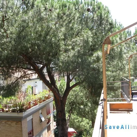 Bed & Breakfast Attico Dei Pini 3*